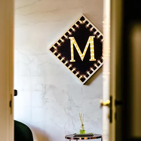 Bed and Breakfast Marmur Luxury Λέτσε