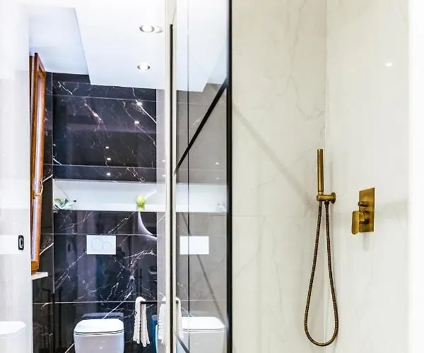 Marmur Luxury לינה וארוחת בוקר 3*