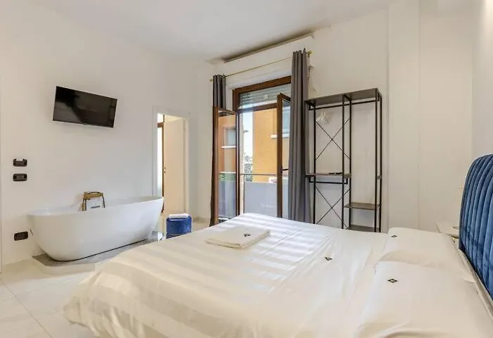 לינה וארוחת בוקר Marmur Luxury 3*