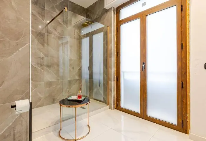 לינה וארוחת בוקר Marmur Luxury